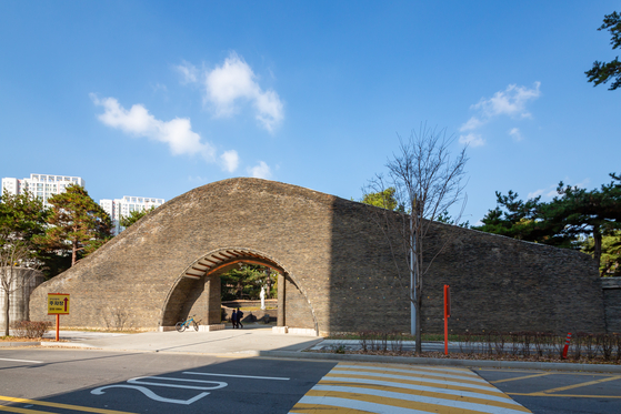 1.  Gyeonggi & Seoul